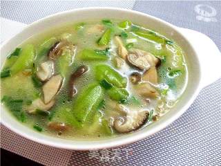 Mushroom Loofah Soup recipe
