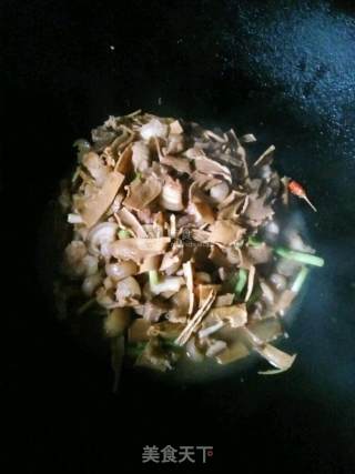 Fried Pork with Dried Bamboo Shoots recipe