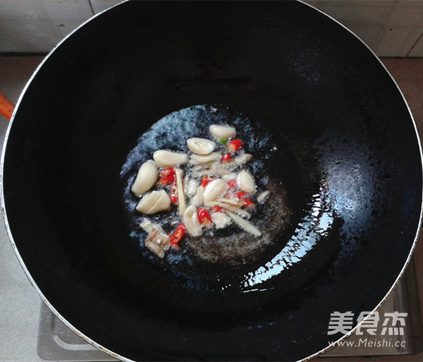 Cilantro Popped Clams recipe