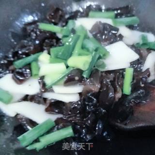 Fried Yam with Fungus recipe