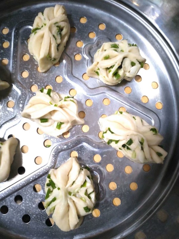 Scallion Flower Roll recipe