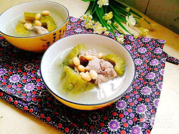 Clear Heat and Cool Down~soybean Bitter Gourd Pork Rib Soup recipe