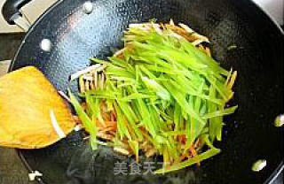 Simple Home Cooking---saute Lettuce Fragrant and Dry recipe