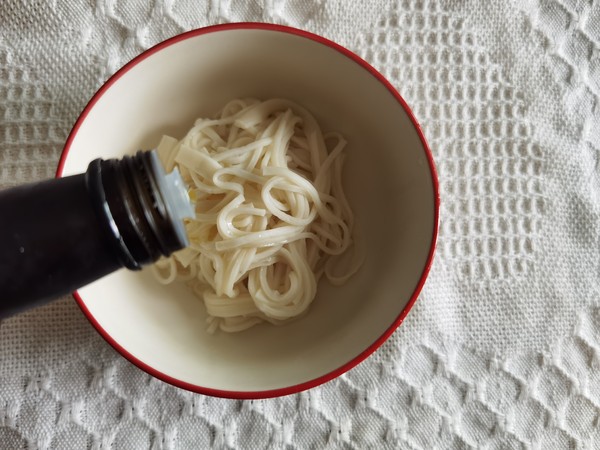 Cod Noodles with Black Pepper Sauce recipe