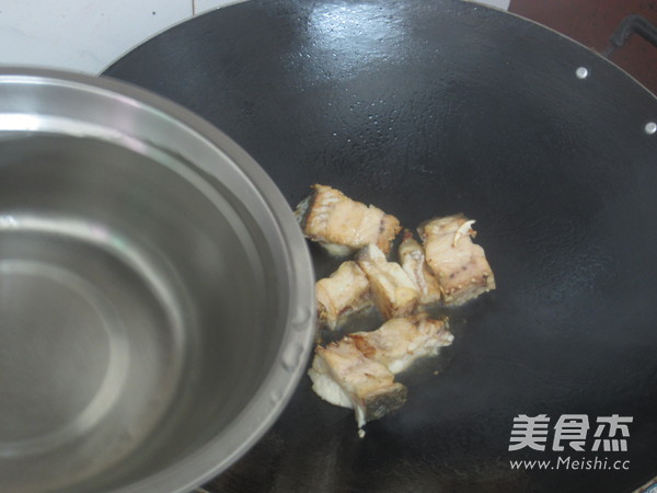 Chinese Wolfberry Vegetable Fish Bone Tofu Soup recipe