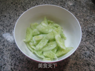 Razor Clams Mixed with Cucumber recipe