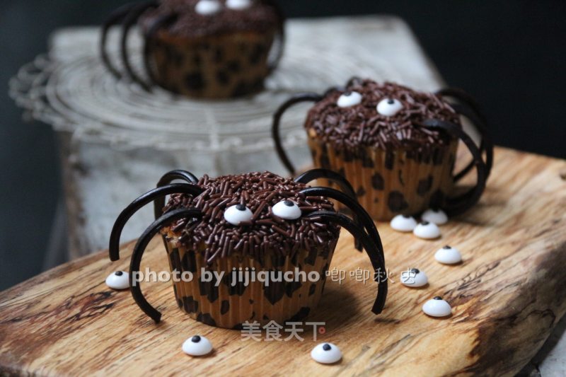 #trust of Beauty# Spider Cup Cake#东ridge Oven# recipe