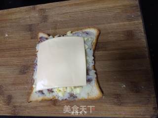 Grilled Toast with Triple Cheese and Mashed Potatoes recipe