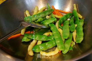 Braised Noodles with Beans recipe