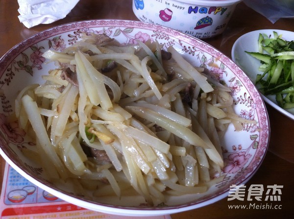 Stir-fried Potato Shreds with Meat recipe