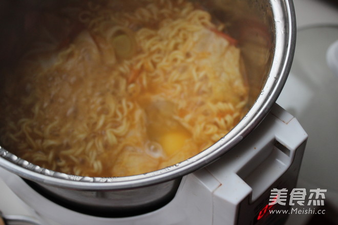 Delicious Instant Noodles recipe