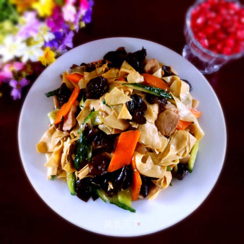 Stir-fried Dried Tofu with Home-cooked Fungus recipe