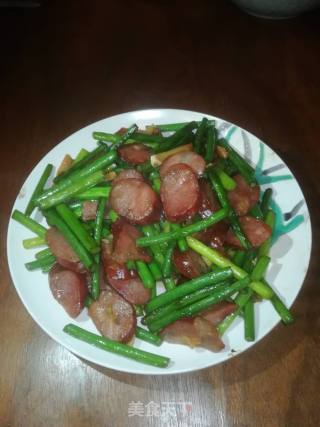 Stir-fried Sausage with Garlic recipe
