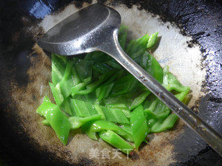 Stir-fried Lamb with Hot Pepper recipe