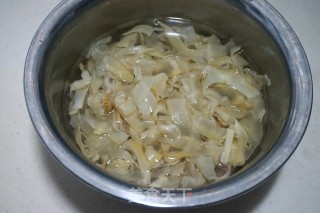 [jiangxi] Bamboo Shoot Skin Mixed with Red Oil recipe