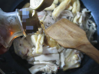 Braised Bamboo Shoots with Medium Fin Oil and Bean Strip recipe