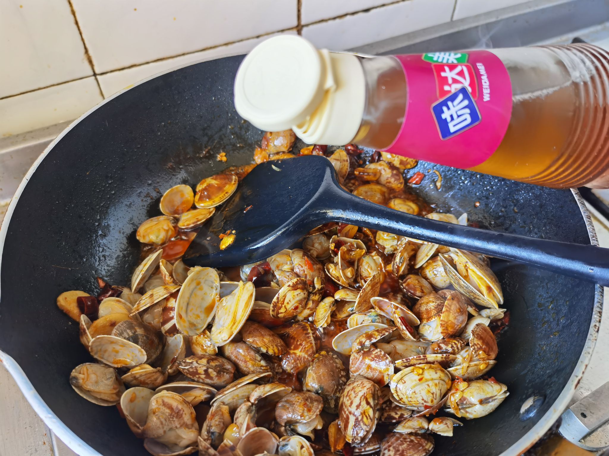 Spicy and Spicy Clams, Come Here Now recipe