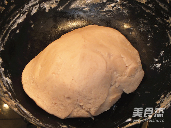 Cantonese-style Kidney Bean Filling Mooncakes recipe