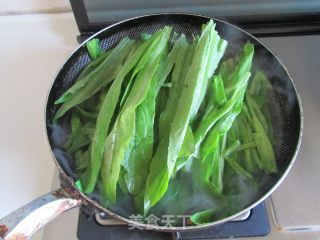 Lettuce with Tempeh and Dace in Oil recipe