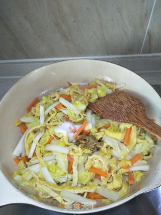 Stir-fried Cabbage with Dried Tofu recipe