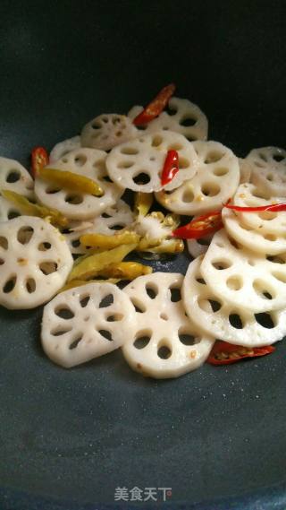 Pickled Pepper Hot and Sour Lotus Root Slices recipe