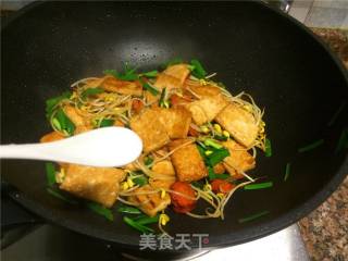 Stir-fried Tofu with Soybean Sprouts recipe