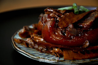 Braised Pork Trotters with Bamboo Shoots recipe