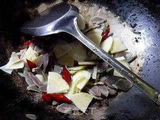 Fried Duck Gizzards with Winter Bamboo Shoots recipe