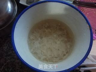 Coconut Stewed Snow Fungus in Syrup recipe