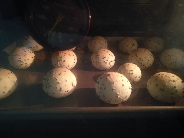 Black Sesame Mochi Bread recipe