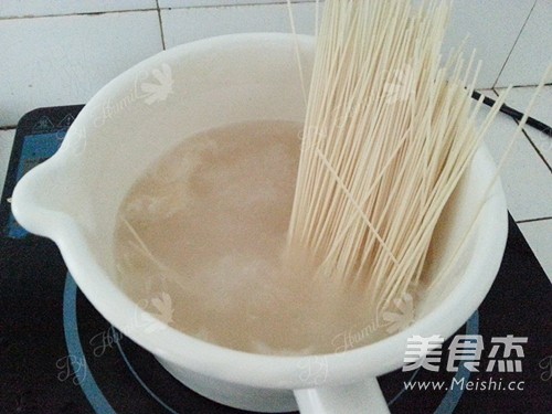 Lotus Root Noodles with Spicy Sauce recipe