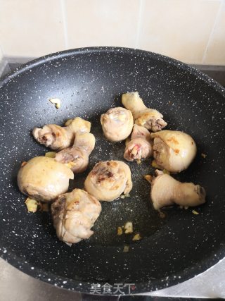 Roasted Chicken Drumsticks with Mushrooms and Potatoes recipe