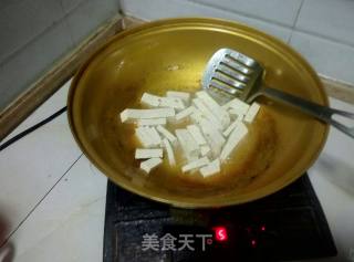 Stir-fried Tofu with Green Pepper recipe