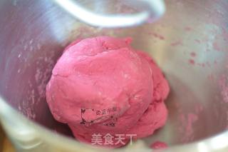 How to Make Two-color Rouge Seafood Dumplings recipe