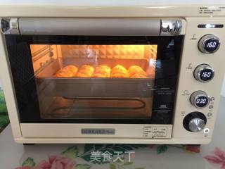 Pumpkin Meal Buns recipe