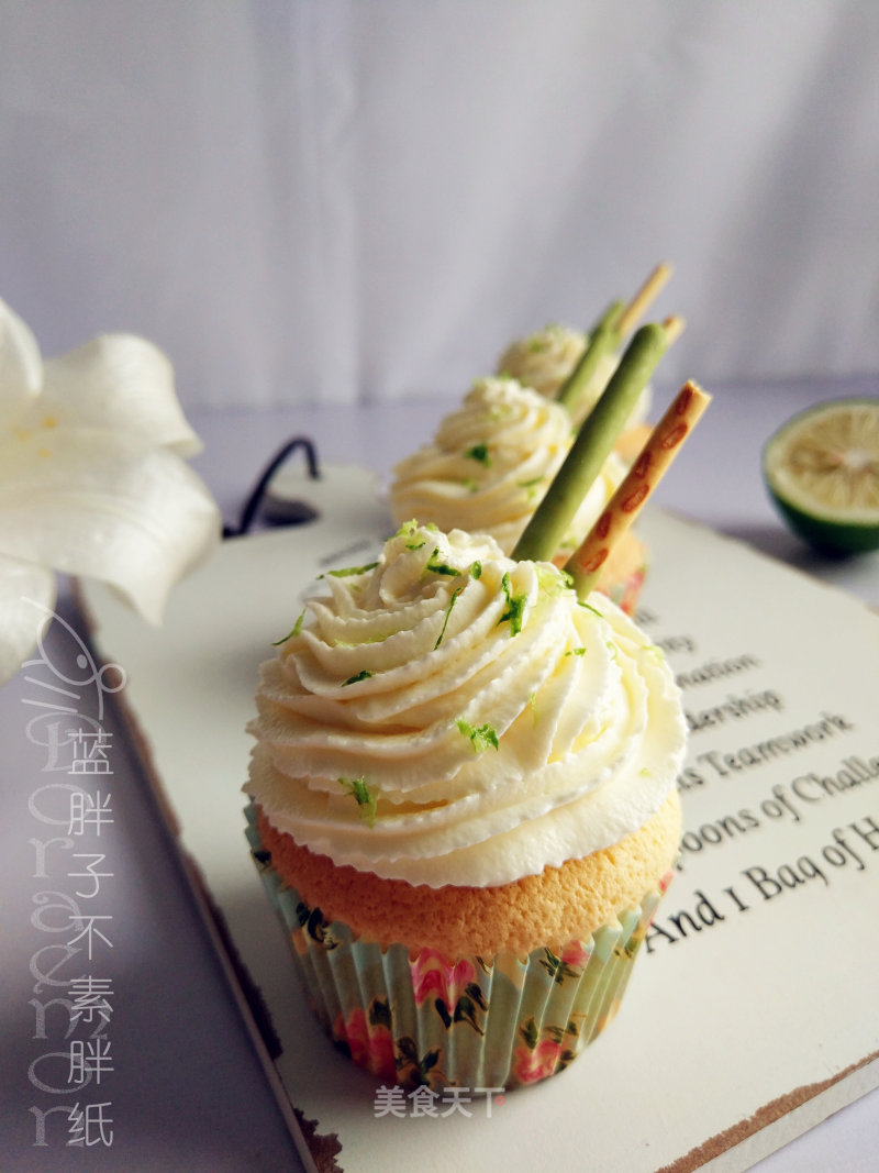 #the 4th Baking Contest and is Love Eat Festival# Lime Sponge Cupcakes (salad Oil Version) recipe