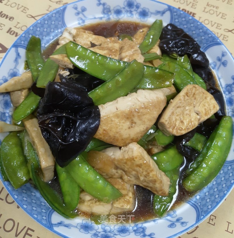 Tofu Stewed with Snow Peas recipe