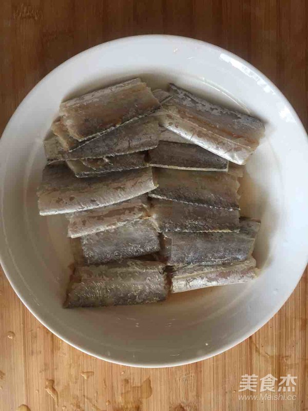 Saury in Red Wine recipe