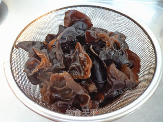 Stir-fried Wild Fungus recipe