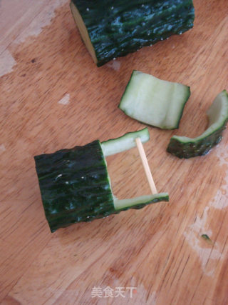 Three Steps to Make An Evocative Classic Cucumber Barrel Dish-diced Fish in Thai Sauce recipe