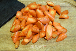 Roasted Chicken Feet with Carrots recipe