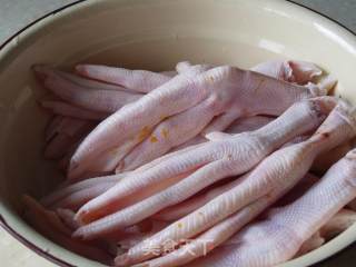 Duck Feet with Abalone Sauce recipe