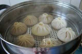 Ostrich Meat Dumplings Filled with Soup recipe