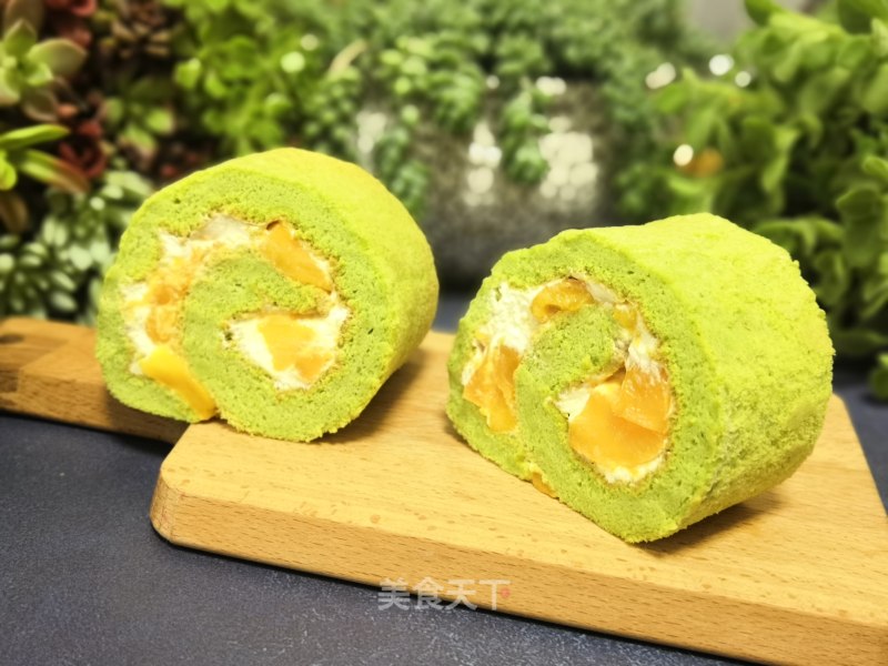 Spinach Mango Cake Roll
