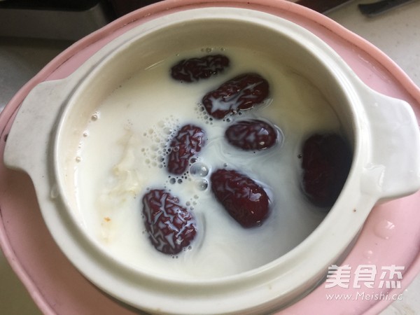 Milk Stewed Flower Gum recipe