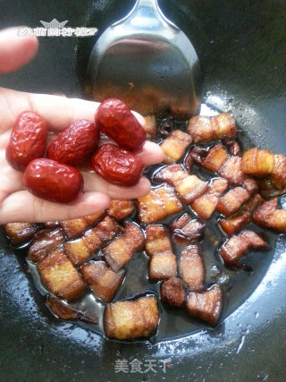 Braised Pork Belly with Red Dates recipe