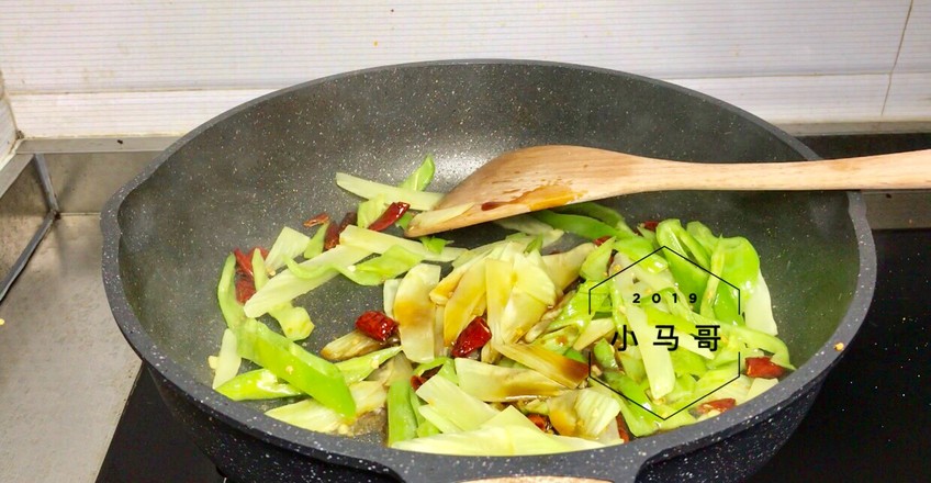 Stir-fried Bamboo Shoots with Green Pepper recipe