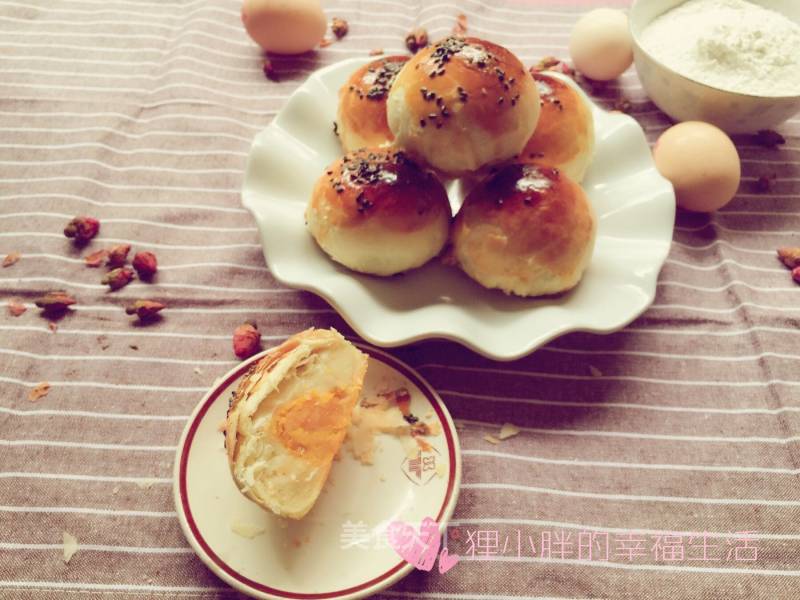 Mooncakes with Egg Yolk and Lotus Seed Paste recipe