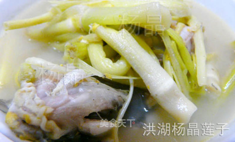 Honghu Yangjing Lotus Seed Home-cooked Dishes from Home Kitchen-yellow Bone Fish Boiled Artemisia