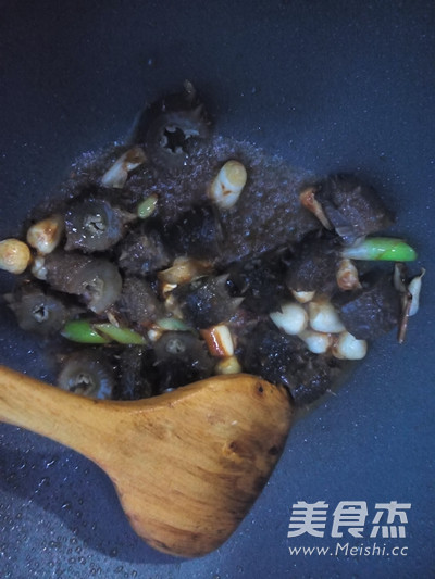 Braised Sea Cucumber in Sauce recipe